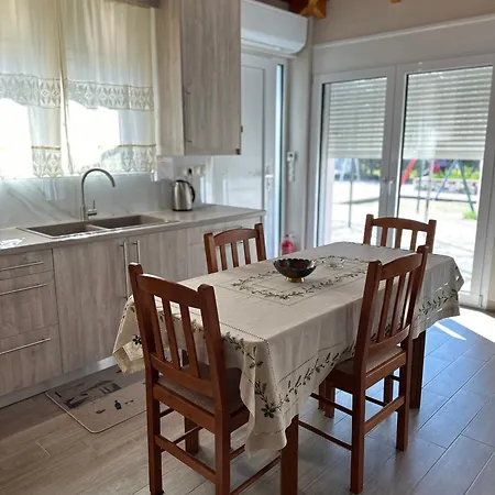 Evia Riviera 펜션