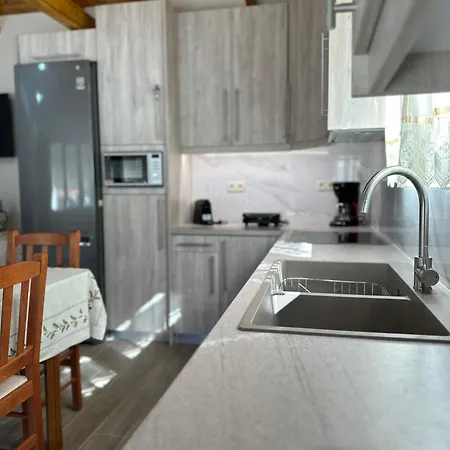 펜션 Evia Riviera Episkopi (Evia)